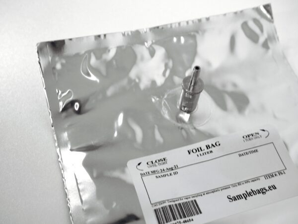 close up foil bag ss fitting